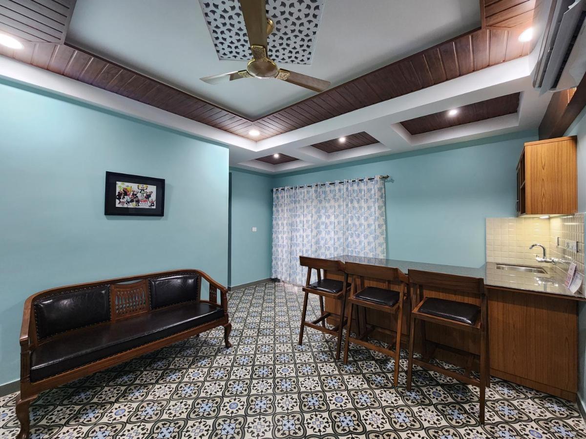 The Royal Oasis Goa होटल के अलावा *