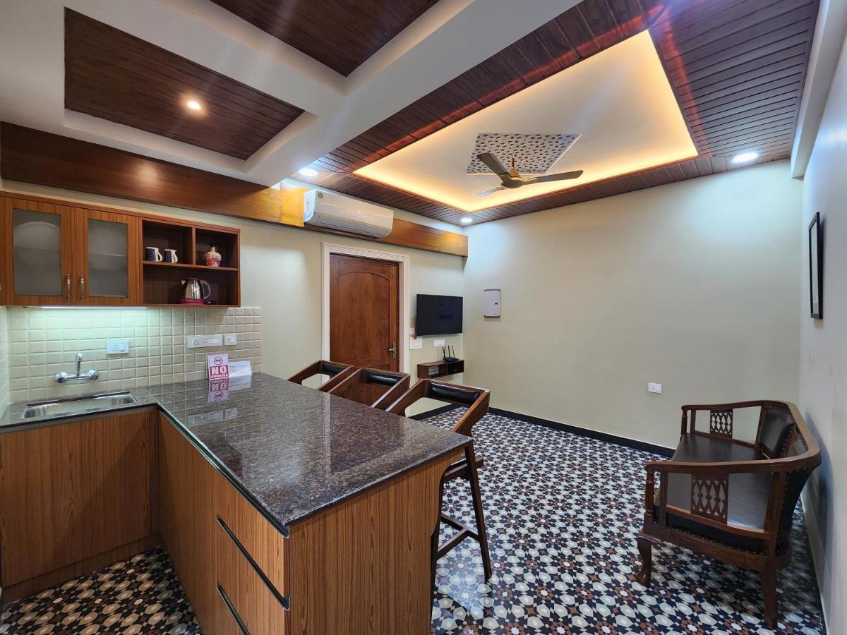 होटल के अलावा The Royal Oasis Goa